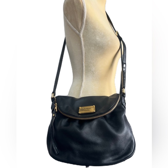 Marc Jacobs Handbags - ★ EUC Marc Jacobs Iconic Natasha Style Black Pebble Leather Crossbody Bag